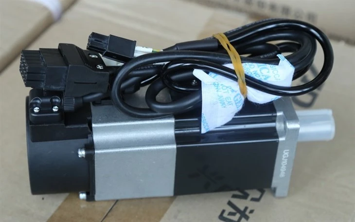 Motor Servo Digital Ac 400w